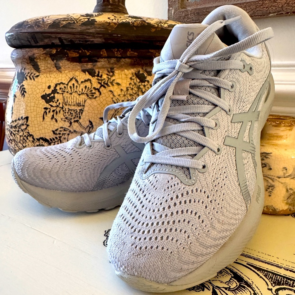 ASICS Gel Cumulus size 9 Euro 40.5